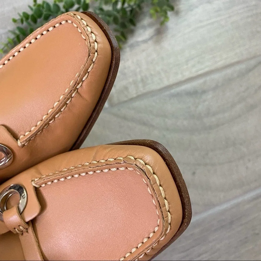 Tods Tan Leather Gommino Loafers Size 7